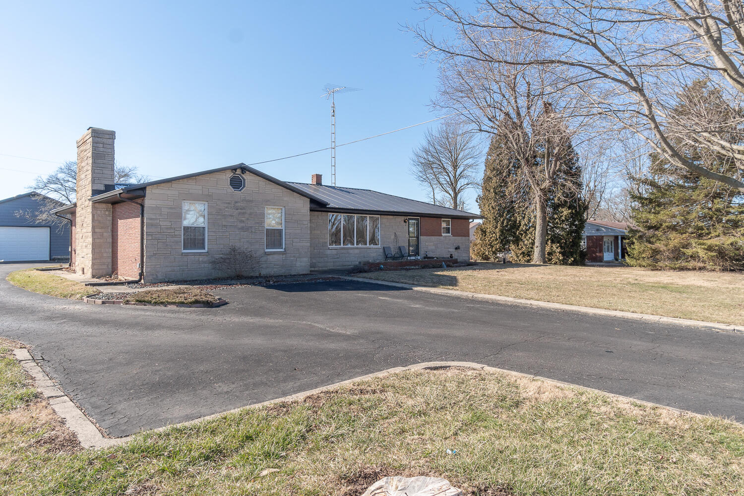 160 East Snodgrass Road Piqua, OH 45356 - Photo 2 of 43 Gallery Image 2