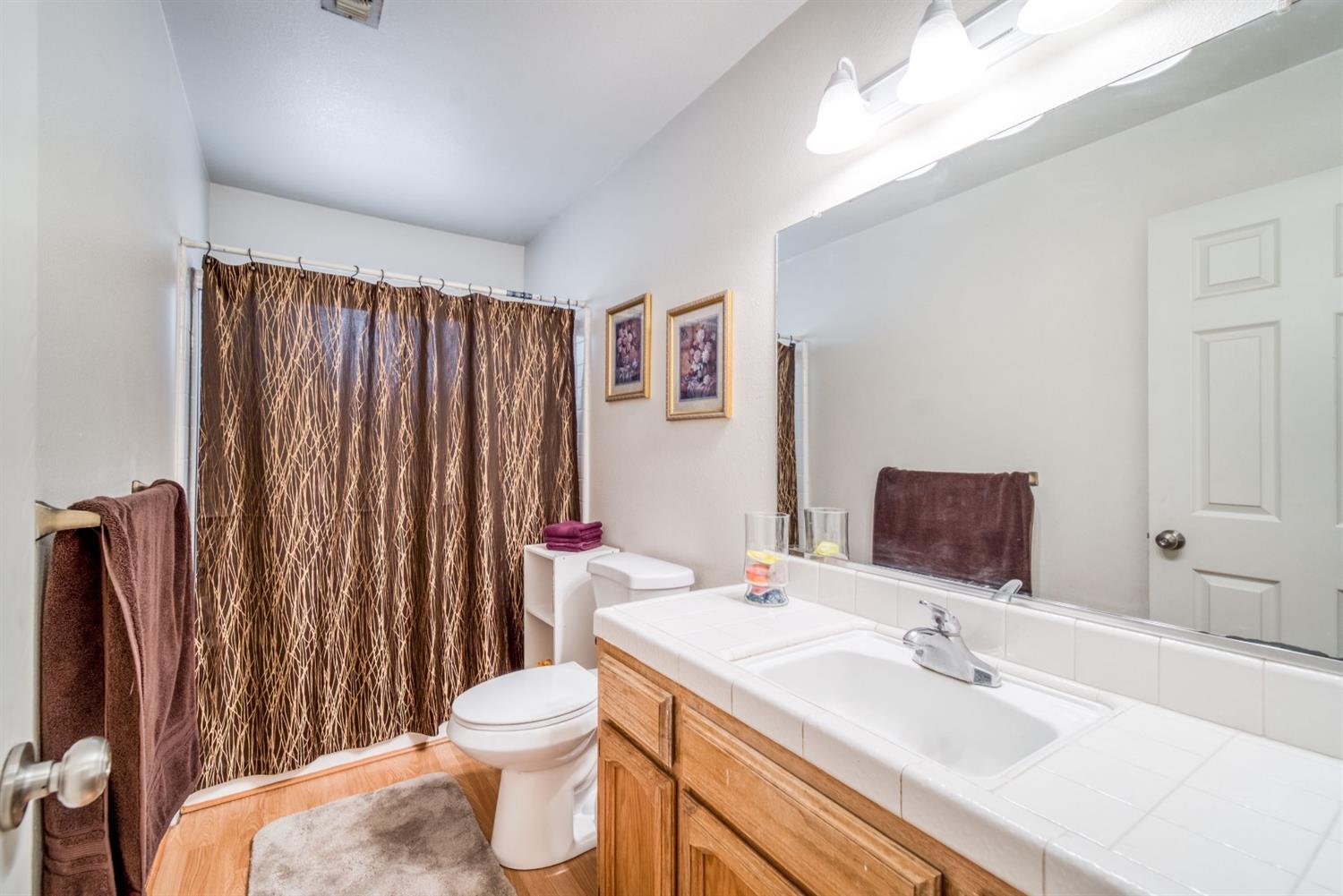 32348 Lodge Road Tollhouse, CA 93667 - Photo 26 of 39 Guest Bathroom