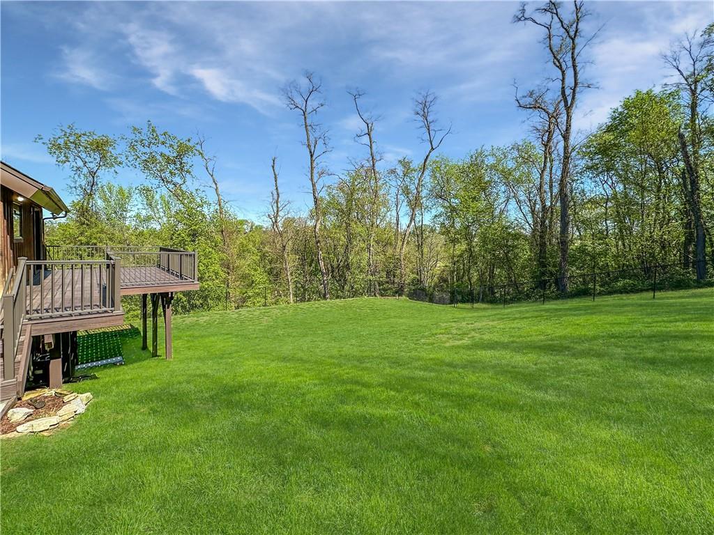 42 Elmhurst Road Pittsburgh, PA 15220 - Photo 4 of 24 Gallery Image 4