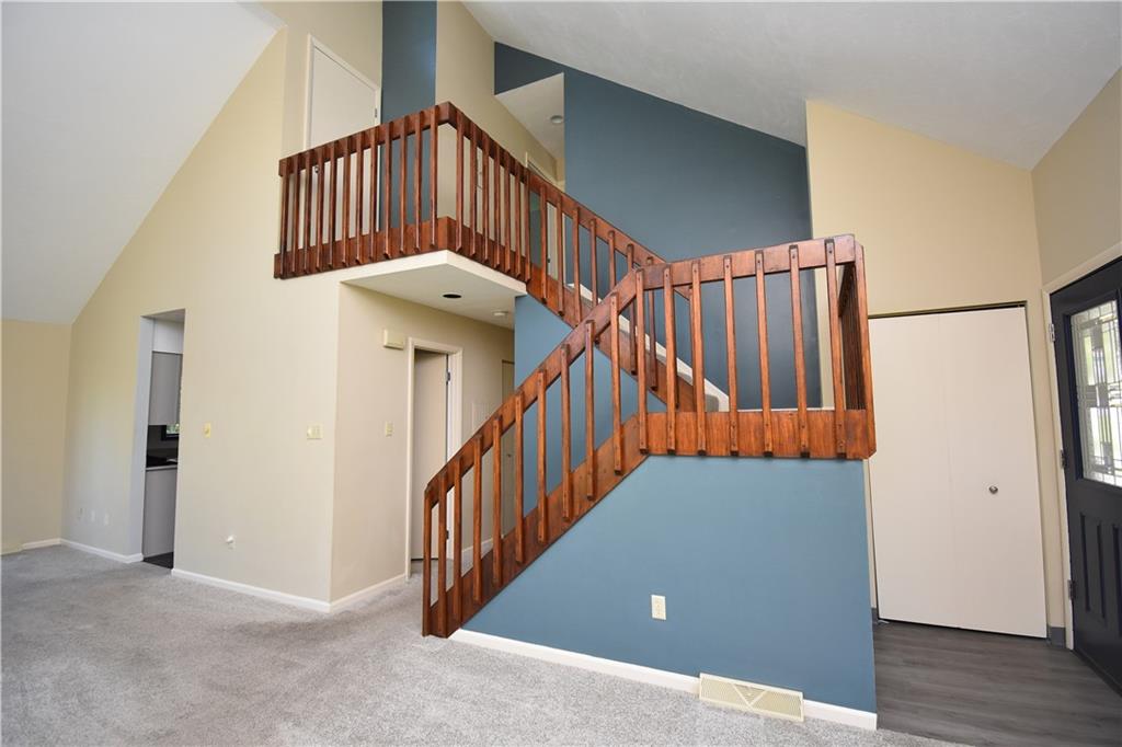 42 Elmhurst Road Pittsburgh, PA 15220 - Photo 6 of 24 Gallery Image 6