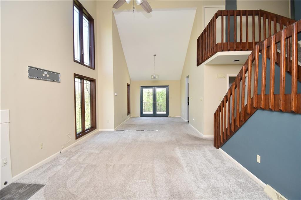 42 Elmhurst Road Pittsburgh, PA 15220 - Photo 8 of 24 Gallery Image 8