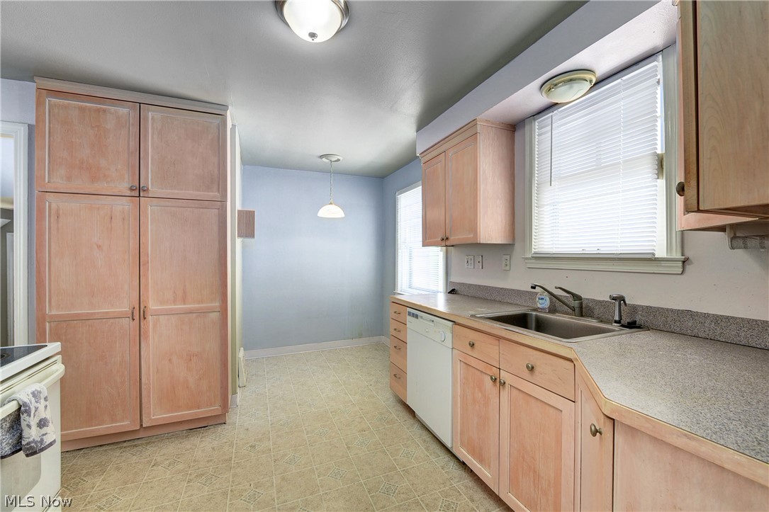4209 Bushnell Road University Heights, OH 44118 - Photo 12 of 35 Gallery Image 12