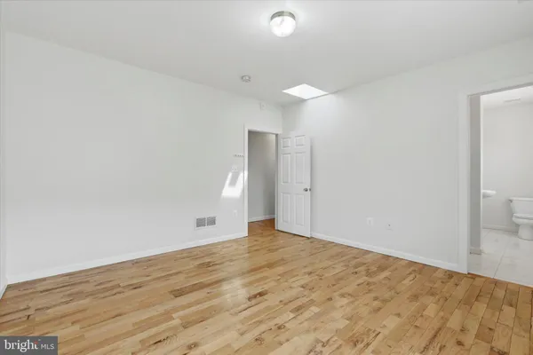 $2,200 | 1347 South 6th Street, Unit 2, Philadelphia, PA 19147