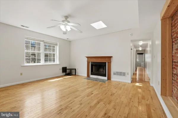 $2,200 | 1347 South 6th Street, Unit 2, Philadelphia, PA 19147
