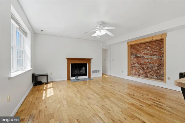 $2,200 | 1347 South 6th Street, Unit 2, Philadelphia, PA 19147