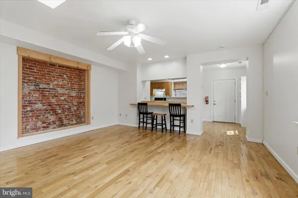 $2,200 | 1347 South 6th Street, Unit 2, Philadelphia, PA 19147