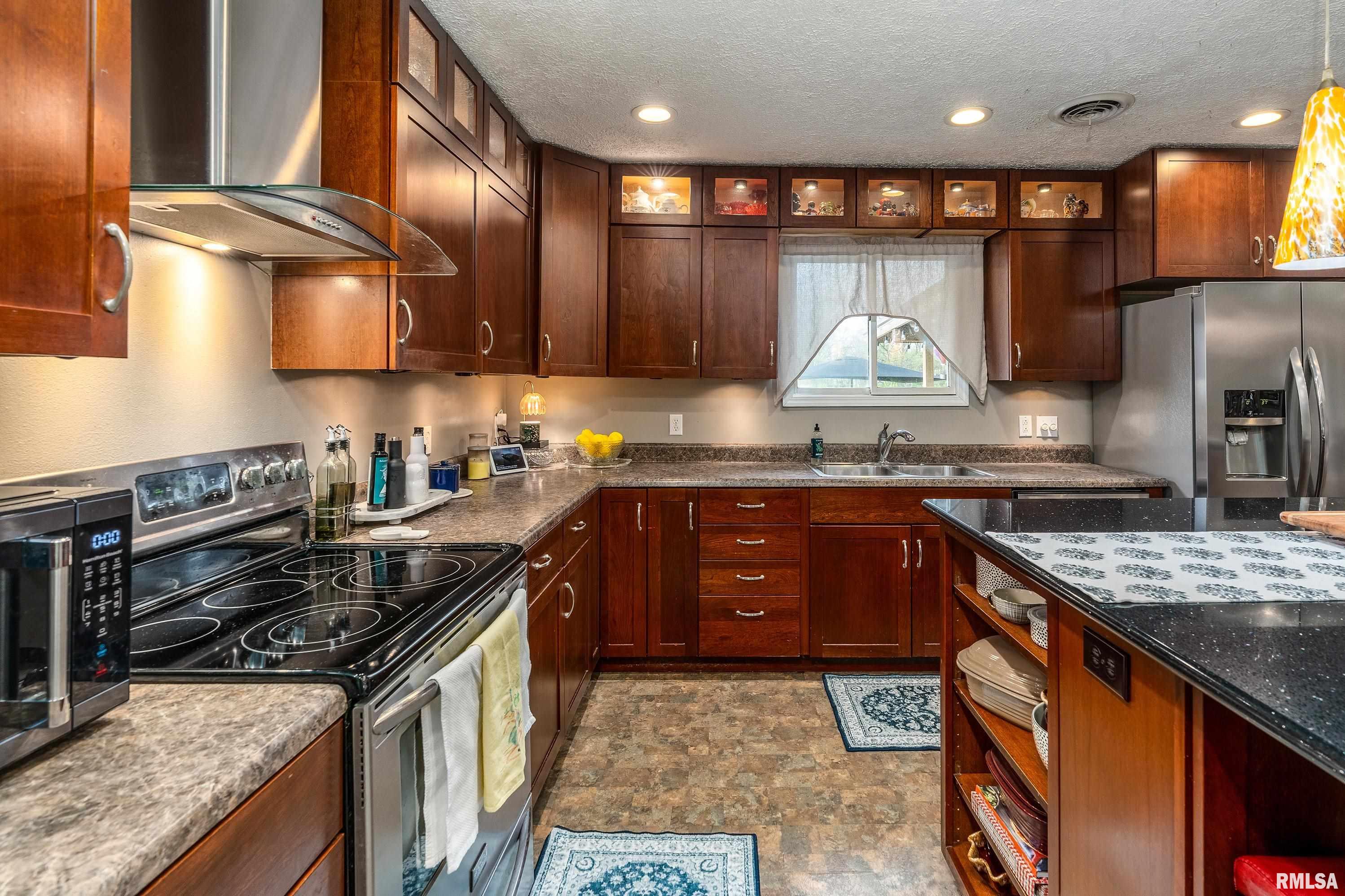 917 Dorris Heights Road Harrisburg, IL 62946 - Photo 12 of 56