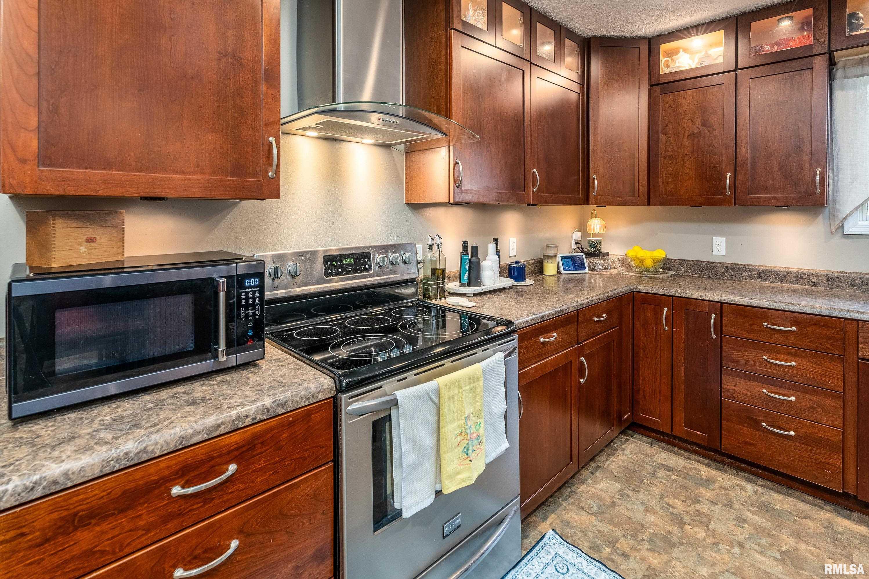 917 Dorris Heights Road Harrisburg, IL 62946 - Photo 13 of 56