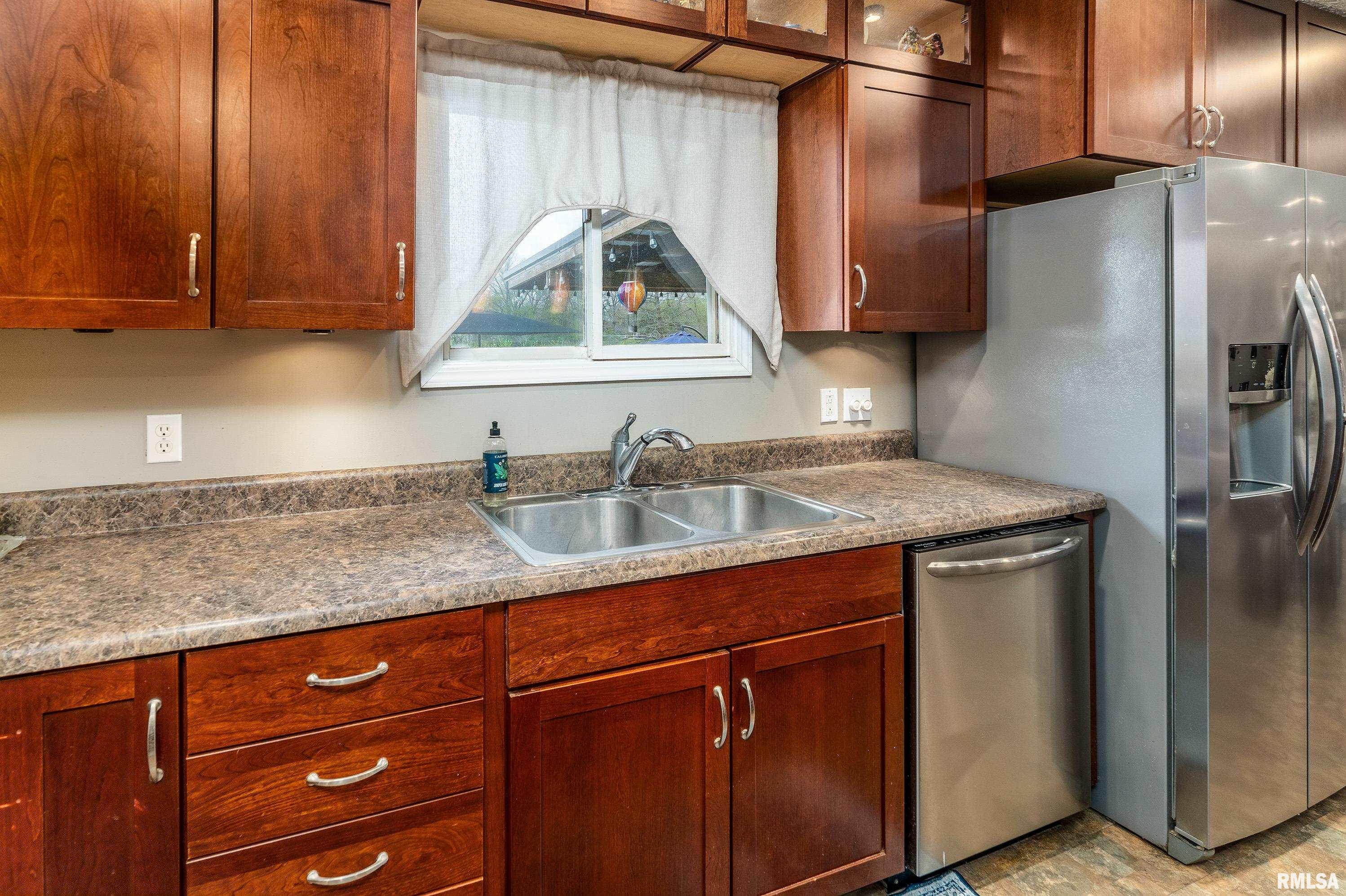 917 Dorris Heights Road Harrisburg, IL 62946 - Photo 15 of 56