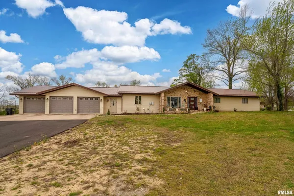 $339,000 | 917 Dorris Heights Road, Harrisburg, IL 62946