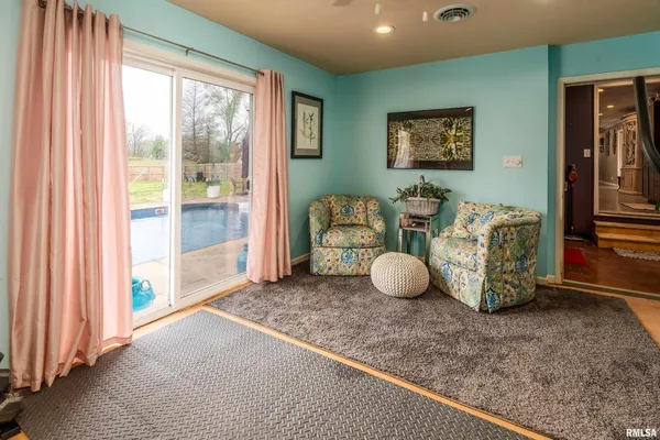$339,000 | 917 Dorris Heights Road, Harrisburg, IL 62946