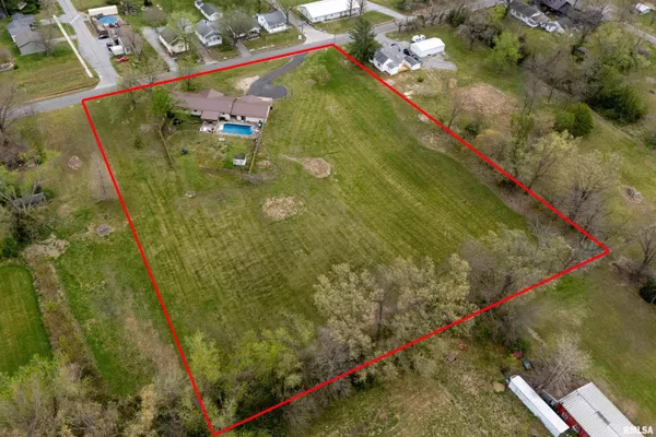 $339,000 | 917 Dorris Heights Road, Harrisburg, IL 62946