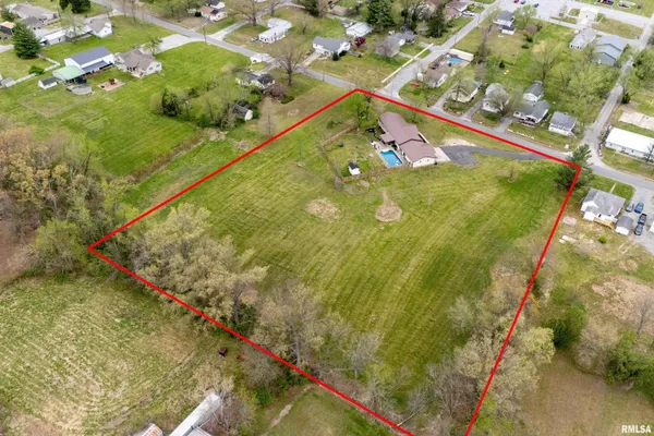$339,000 | 917 Dorris Heights Road, Harrisburg, IL 62946