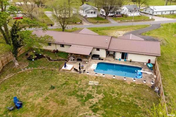 $339,000 | 917 Dorris Heights Road, Harrisburg, IL 62946