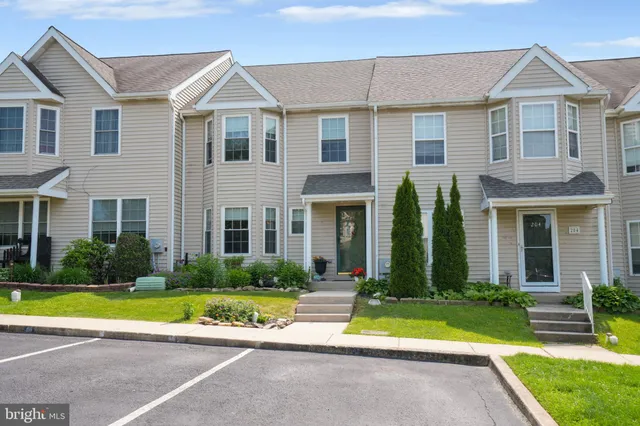 $315,000 | 202 Thia Court, Coatesville, PA 19320