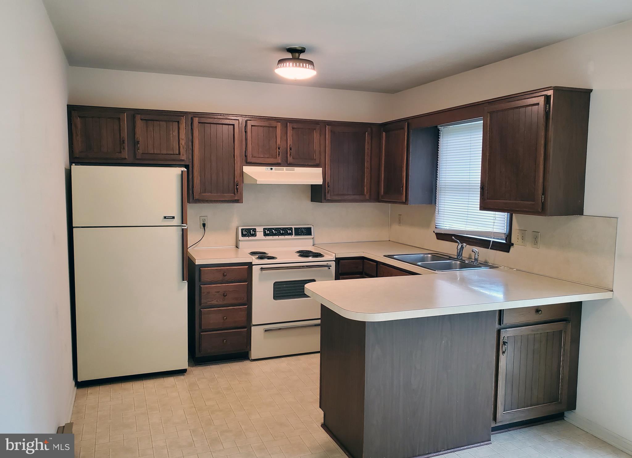 209 Manor Ridge Drive Akron, PA 17501 - Photo 6 of 10