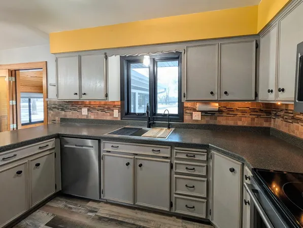 $529,000 | 6005 30th Avenue Southwest, Montevideo, MN 56265