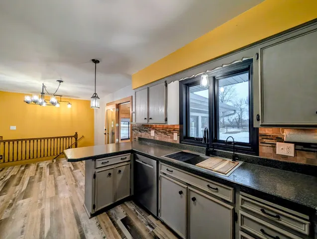 $549,000 | 6005 30th Avenue Southwest, Montevideo, MN 56265