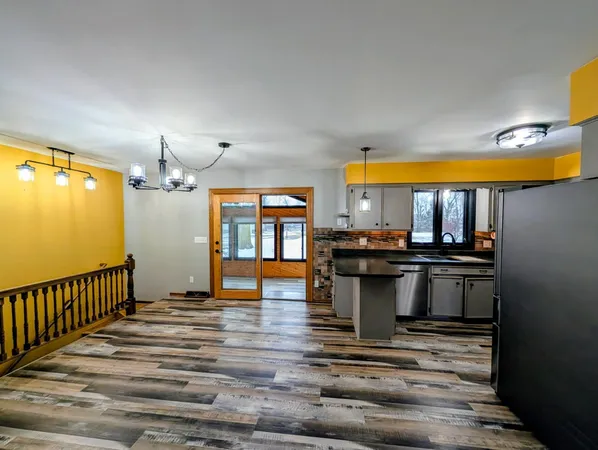 $529,000 | 6005 30th Avenue Southwest, Montevideo, MN 56265