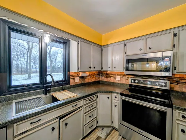 $549,000 | 6005 30th Avenue Southwest, Montevideo, MN 56265