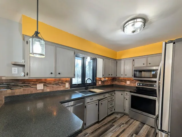 $549,000 | 6005 30th Avenue Southwest, Montevideo, MN 56265