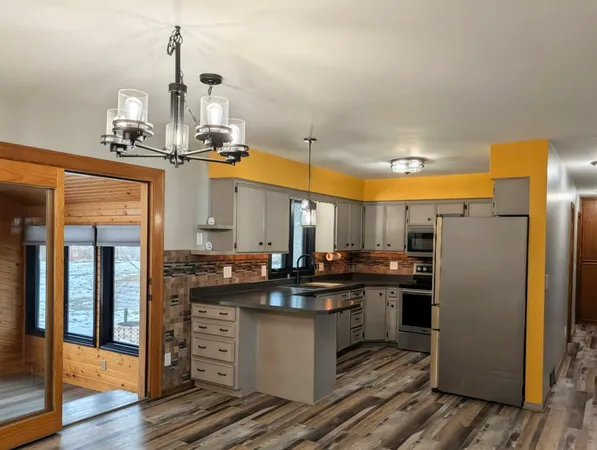 $529,000 | 6005 30th Avenue Southwest, Montevideo, MN 56265