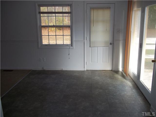 801 New Rand Road Garner, NC 27529 - Photo 5 of 9 Dining area