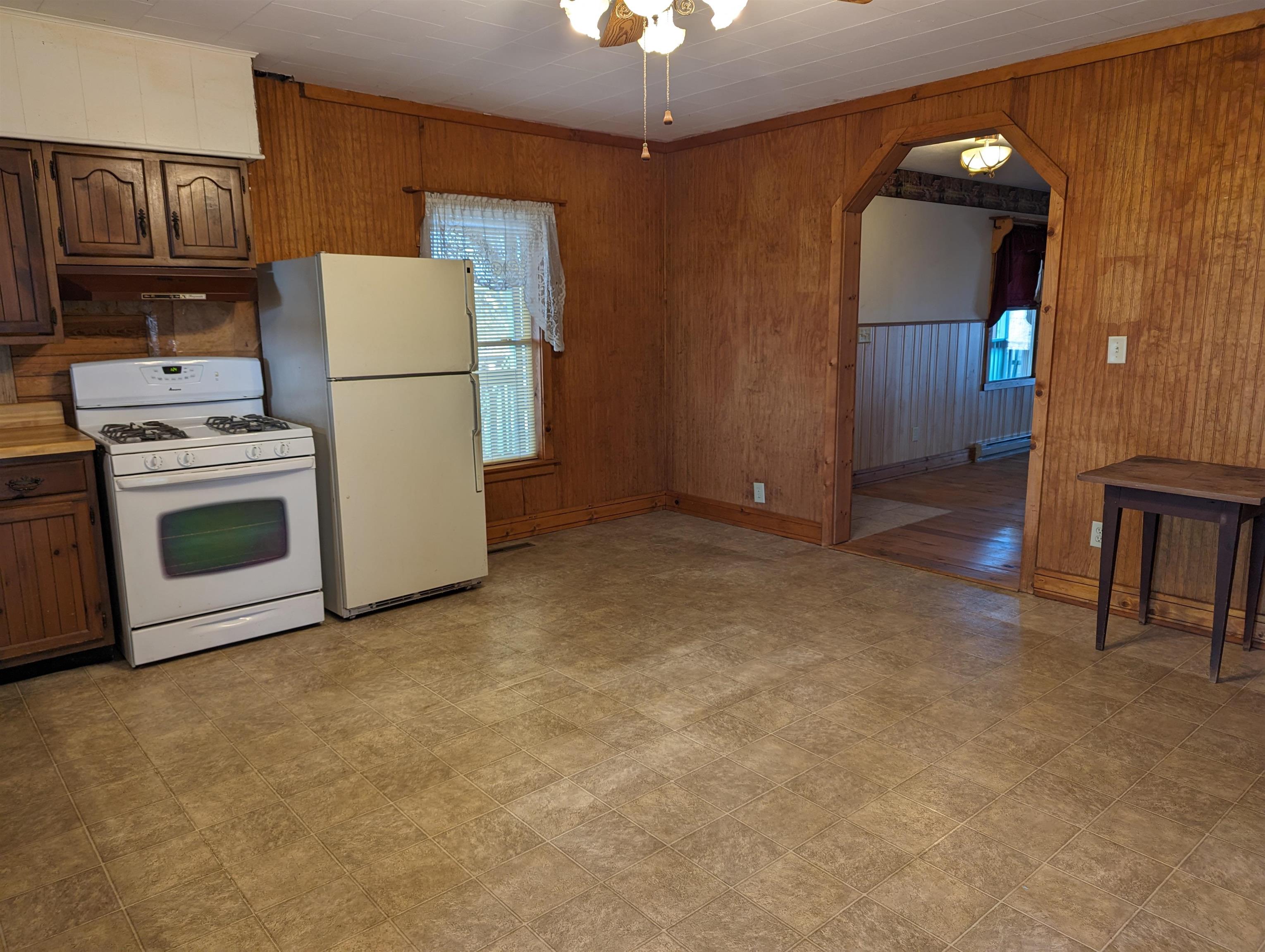 3184 East Borchers Road Freeport, IL 61032 - Photo 11 of 25 Gallery Image 11