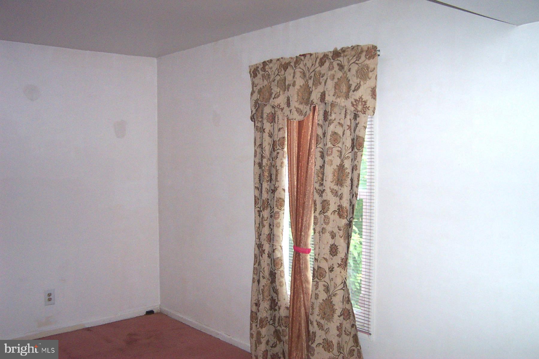 17 Creek Road Sewell, NJ 08080 - Photo 12 of 24 Dining Room
