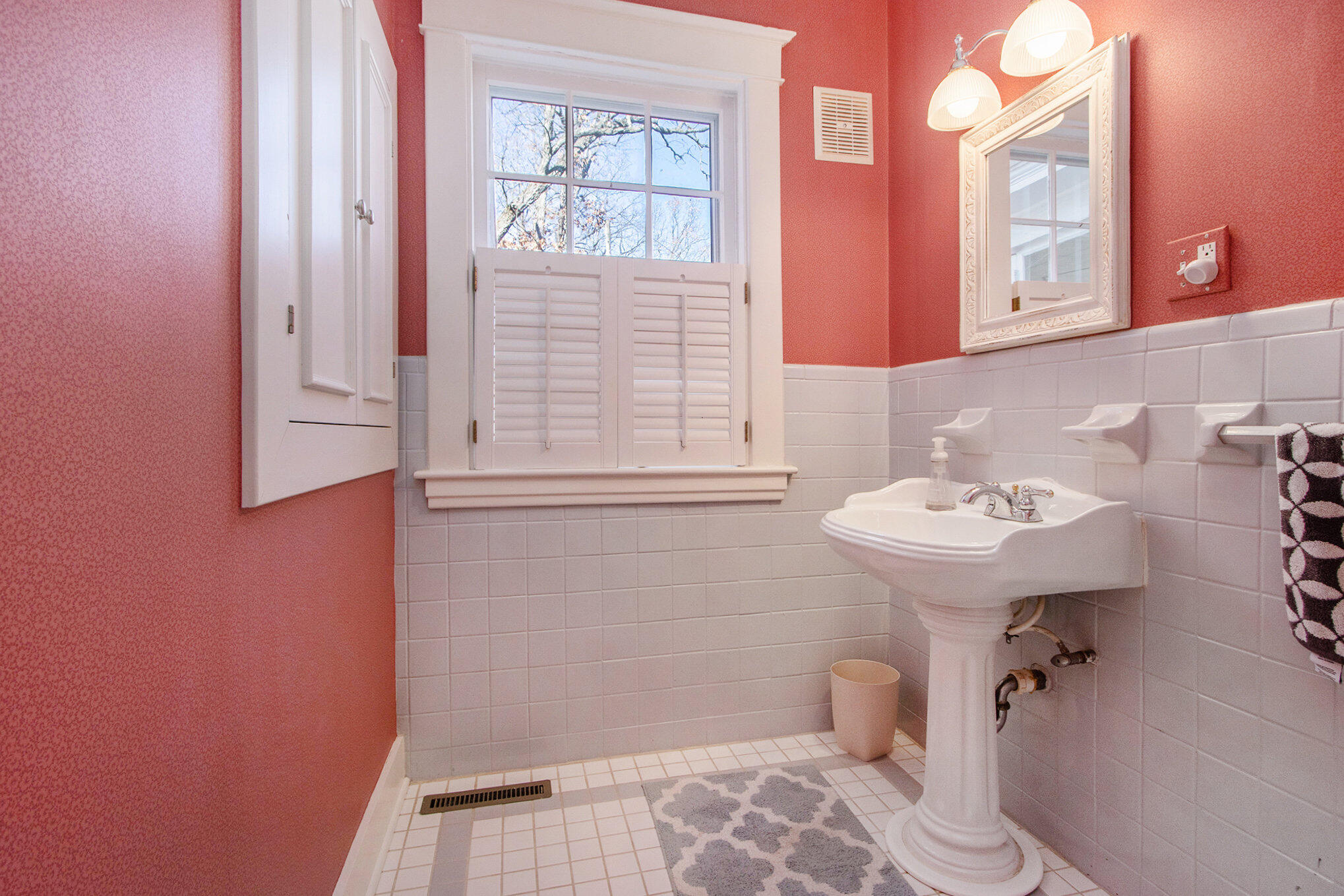 2224 Ridge Road Kalamazoo, MI 49008 - Photo 12 of 35 026_2224ridgerd_46