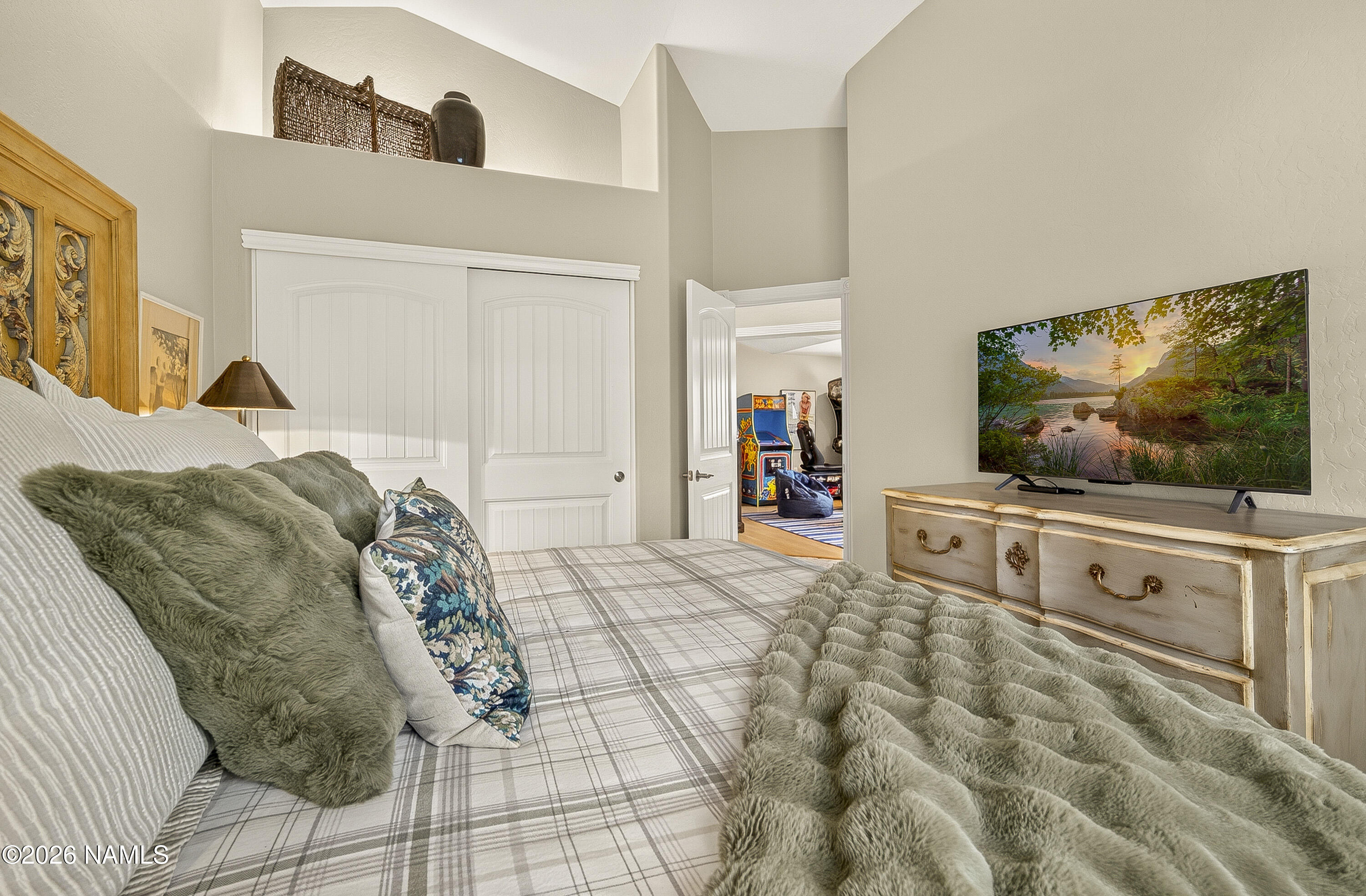 40 West Quartz Road Flagstaff, AZ 86005 - Photo 36 of 71 Upstiars Bedroom 2
