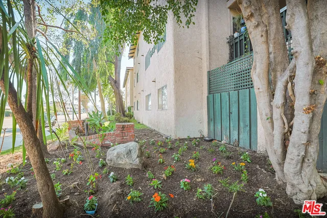 a close view of sink and tap