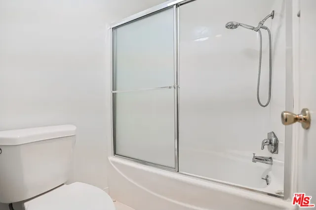 $9,950,000 | 6121 Woodman Avenue, Van Nuys, CA 91401