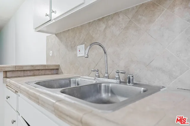 $9,950,000 | 6121 Woodman Avenue, Van Nuys, CA 91401