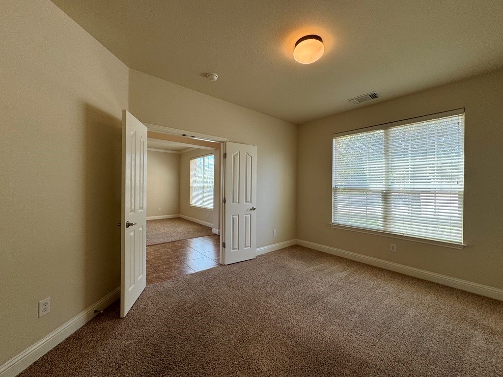 913 Cavalry Ride Trail Austin, TX 78732 - Photo 10 of 40