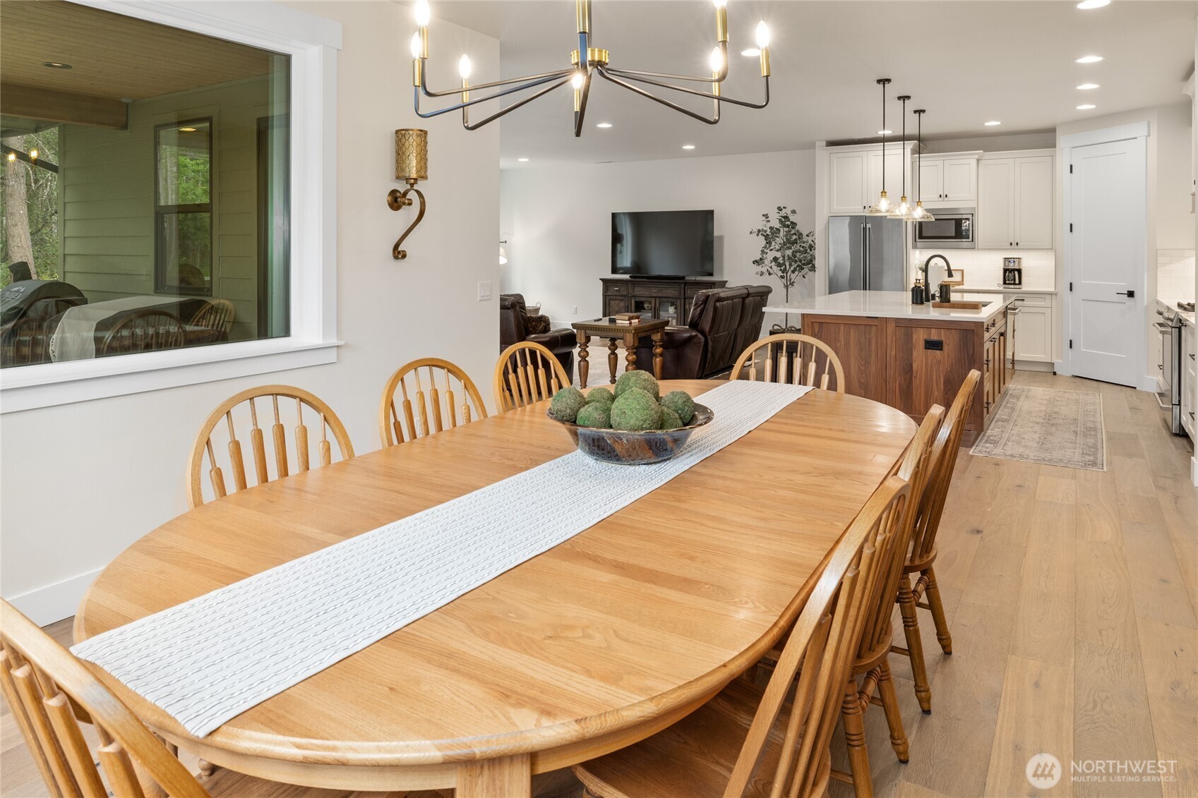1111 Old Cedars Road Cle Elum, WA 98922 - Photo 11 of 31 a view of a dining room with furniture