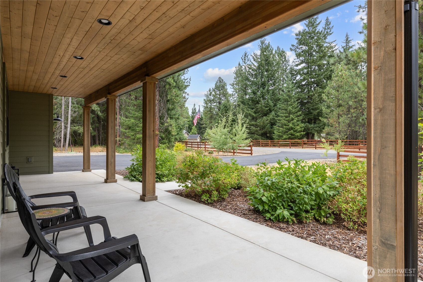 1111 Old Cedars Road Cle Elum, WA 98922 - Photo 2 of 31 a balcony with furniture and garden view