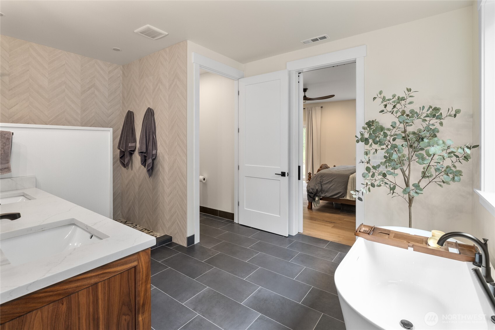 1111 Old Cedars Road Cle Elum, WA 98922 - Photo 21 of 31 a bathroom with a sink and shower