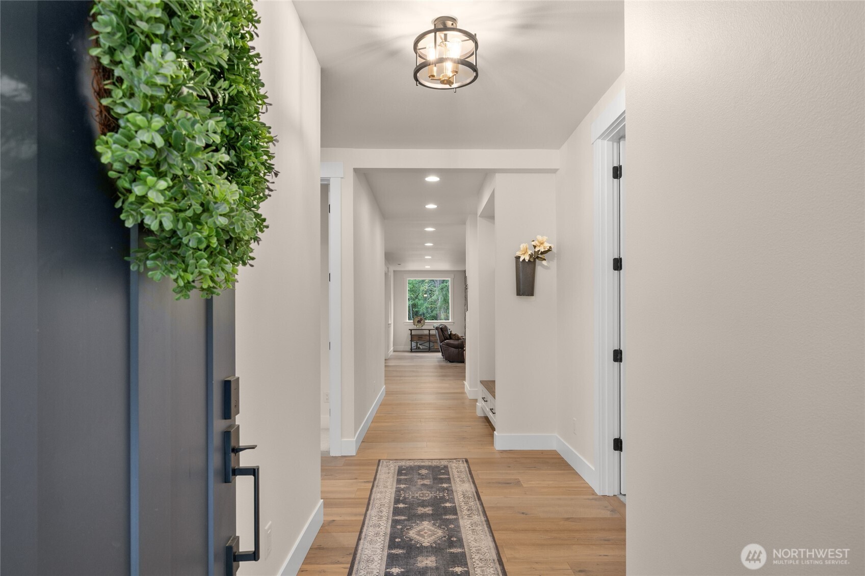 1111 Old Cedars Road Cle Elum, WA 98922 - Photo 4 of 31 a view of entryway with livingroom