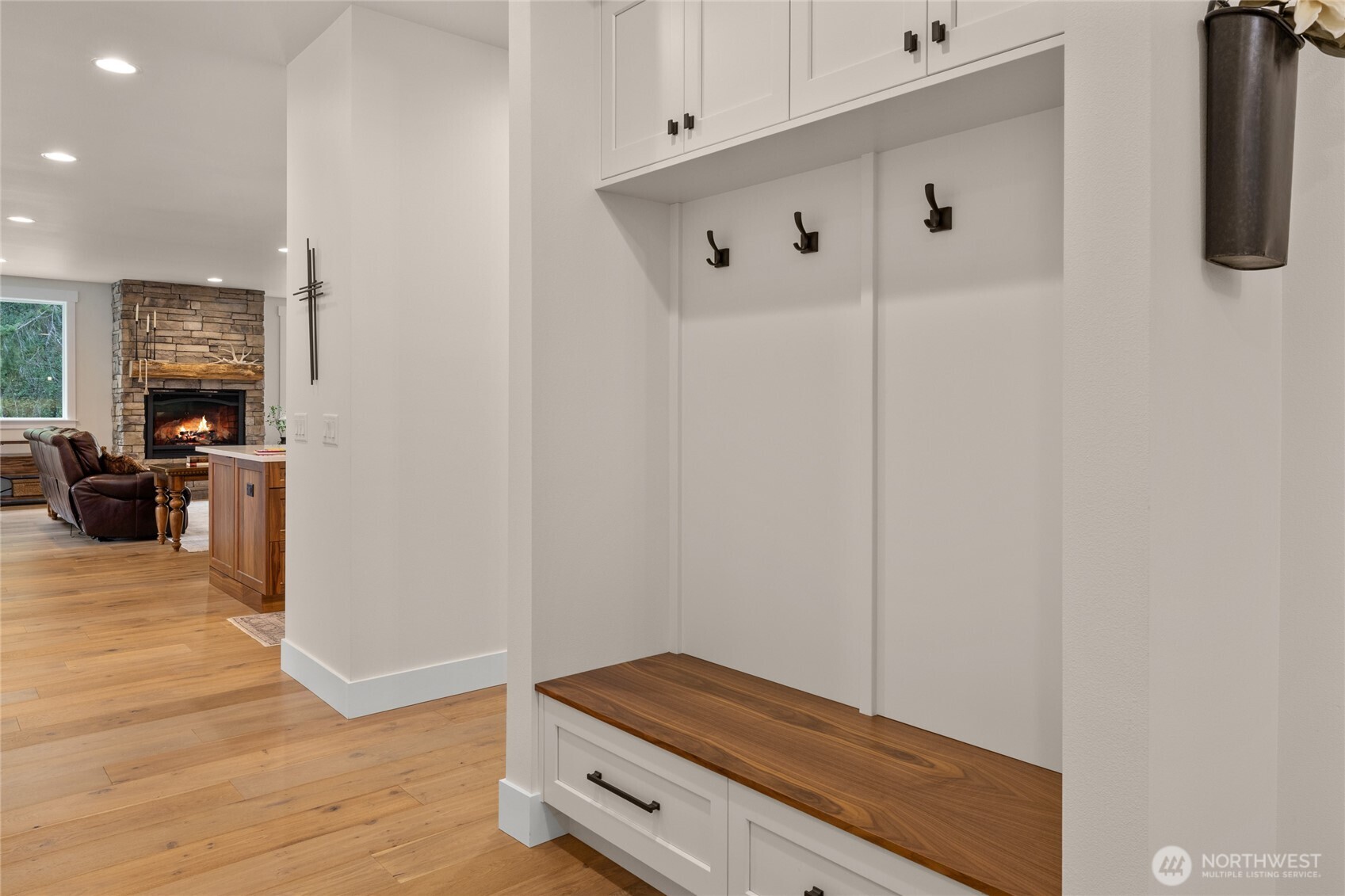 1111 Old Cedars Road Cle Elum, WA 98922 - Photo 5 of 31 a view of room with furniture and wooden floor