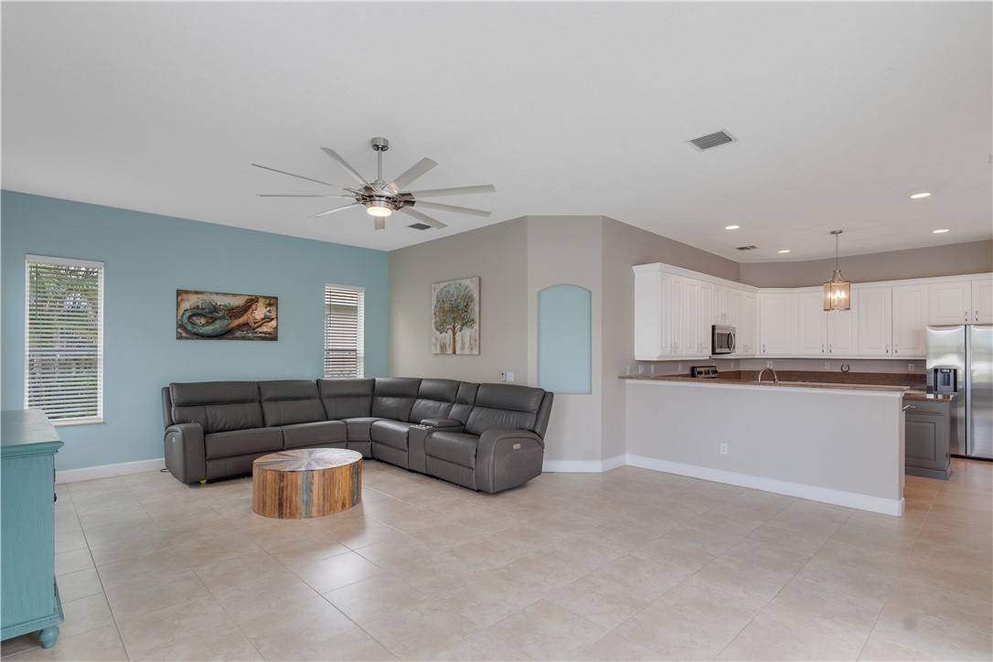 4670 Stephanie Lane Southwest Vero Beach, FL 32968 - Photo 13 of 36