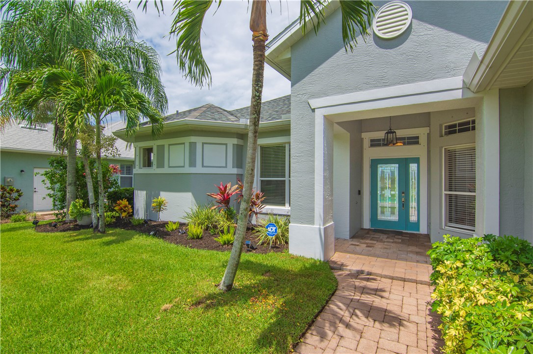4670 Stephanie Lane Southwest Vero Beach, FL 32968 - Photo 2 of 36