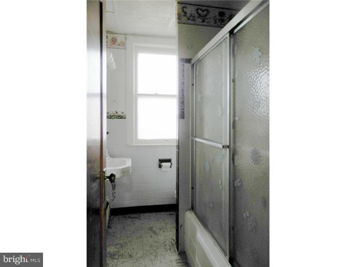 204 Grant Street Riverside, NJ 08075 - Photo 8 of 12 Bathroom