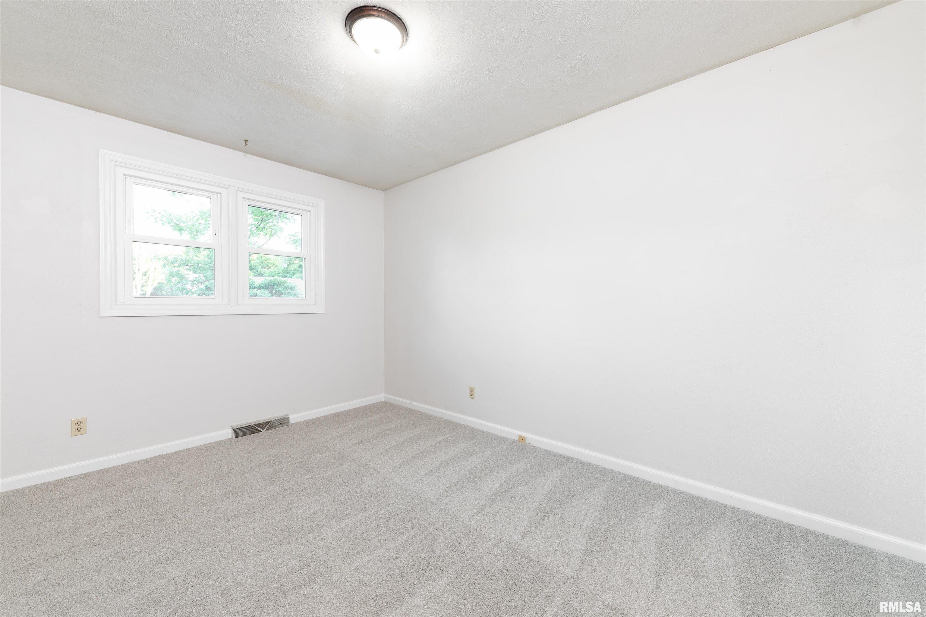 1315 West Queens Court Road Peoria, IL 61614 - Photo 28 of 52