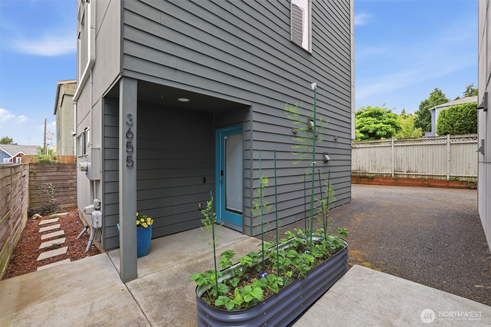 3655 Francis Avenue North Seattle, WA 98103 - Photo 1 of 32