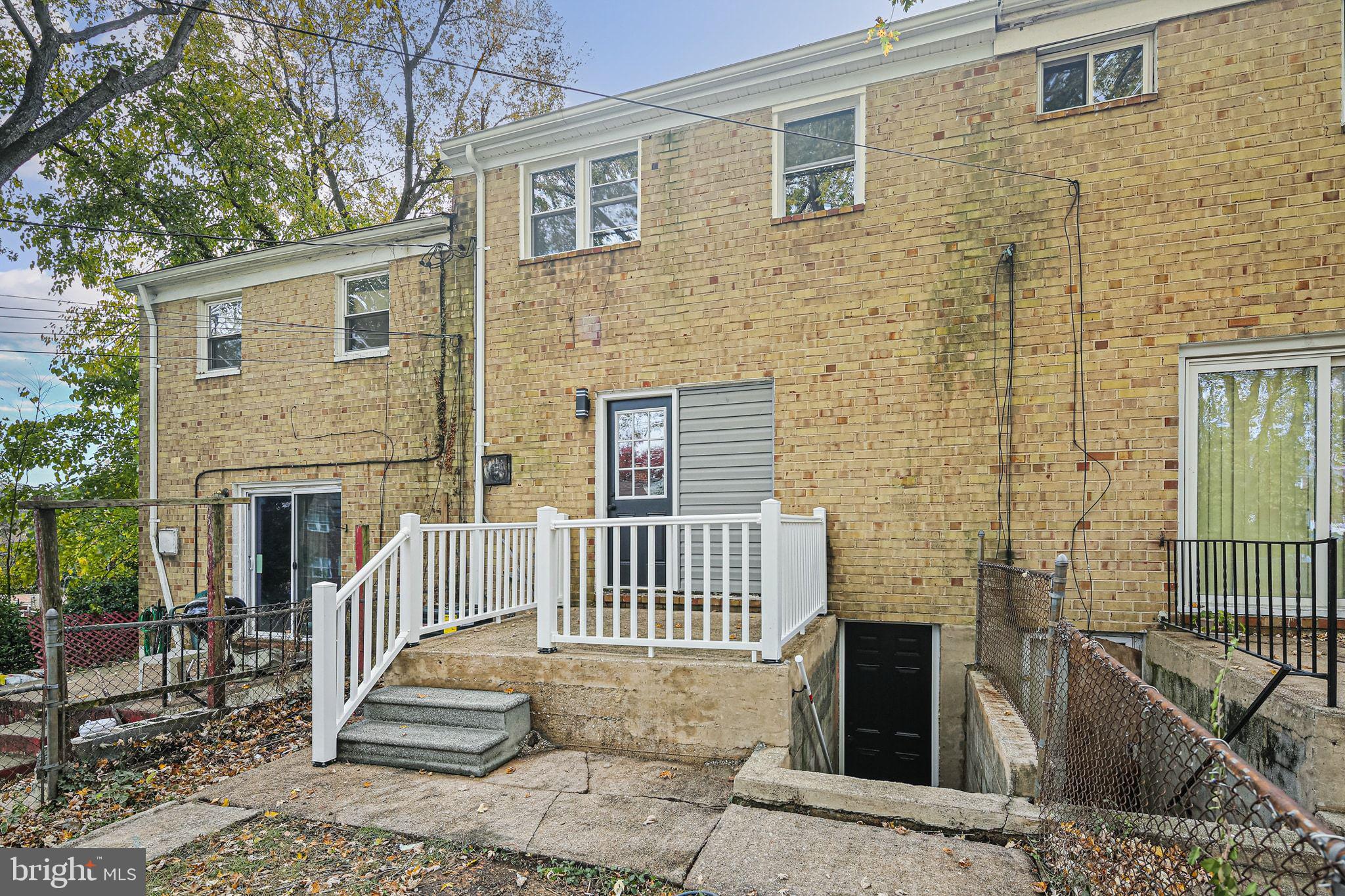 4702 Vancouver Road Baltimore, MD 21229 - Photo 33 of 33 Rear