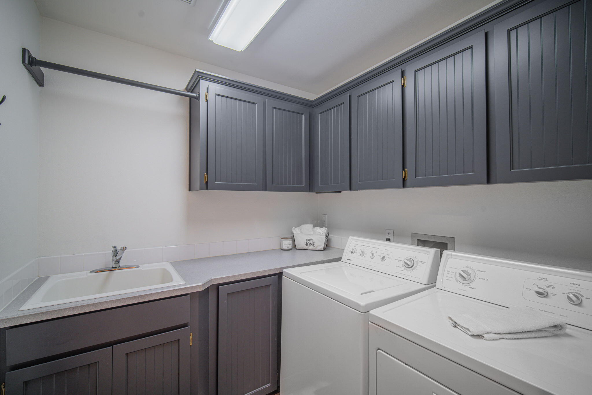 18116 Modoc Lane, Unit 15 Sunriver, OR 97707 - Photo 37 of 50 Utility Room