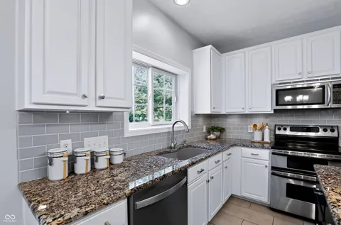 $735,000 | 8765 Lily Court, Zionsville, IN 46077