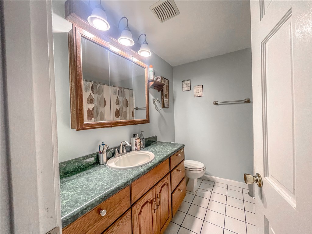 380 Franklin Road Coventry, RI 02816 - Photo 3 of 16 https://stwmls.mlsmatrix.com/Matrix/MediaManager/ShowImage.aspx?tbl=9&mtid=1&tmui=19952286&mf=PU4299380&w=128&h=96&q=99&md=0001-01-01%2000:00:00.000
