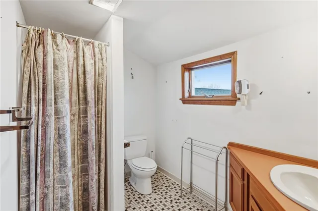 $3,600,000 | 30 West Bay View Drive, Jamestown, RI 02835